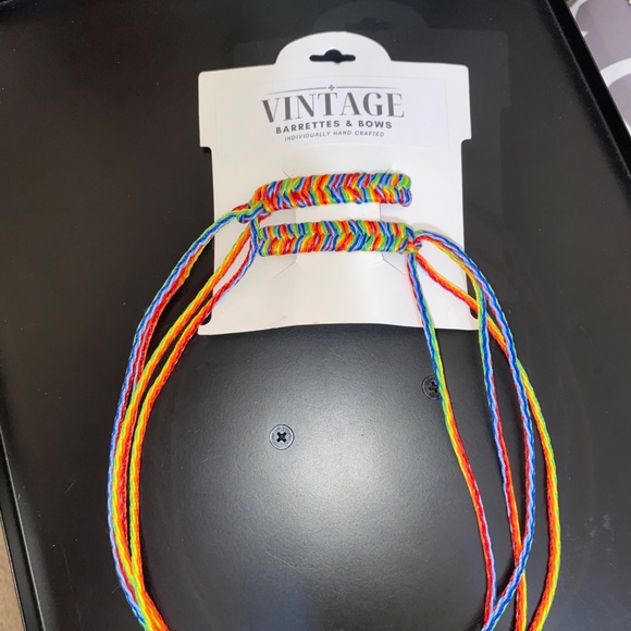 🎅🏻 BOGO!!!! 2 For 1 Thru 12-19!!! Vintage Braided Barrettes - Rainbow pattern - Picture 4 of 4